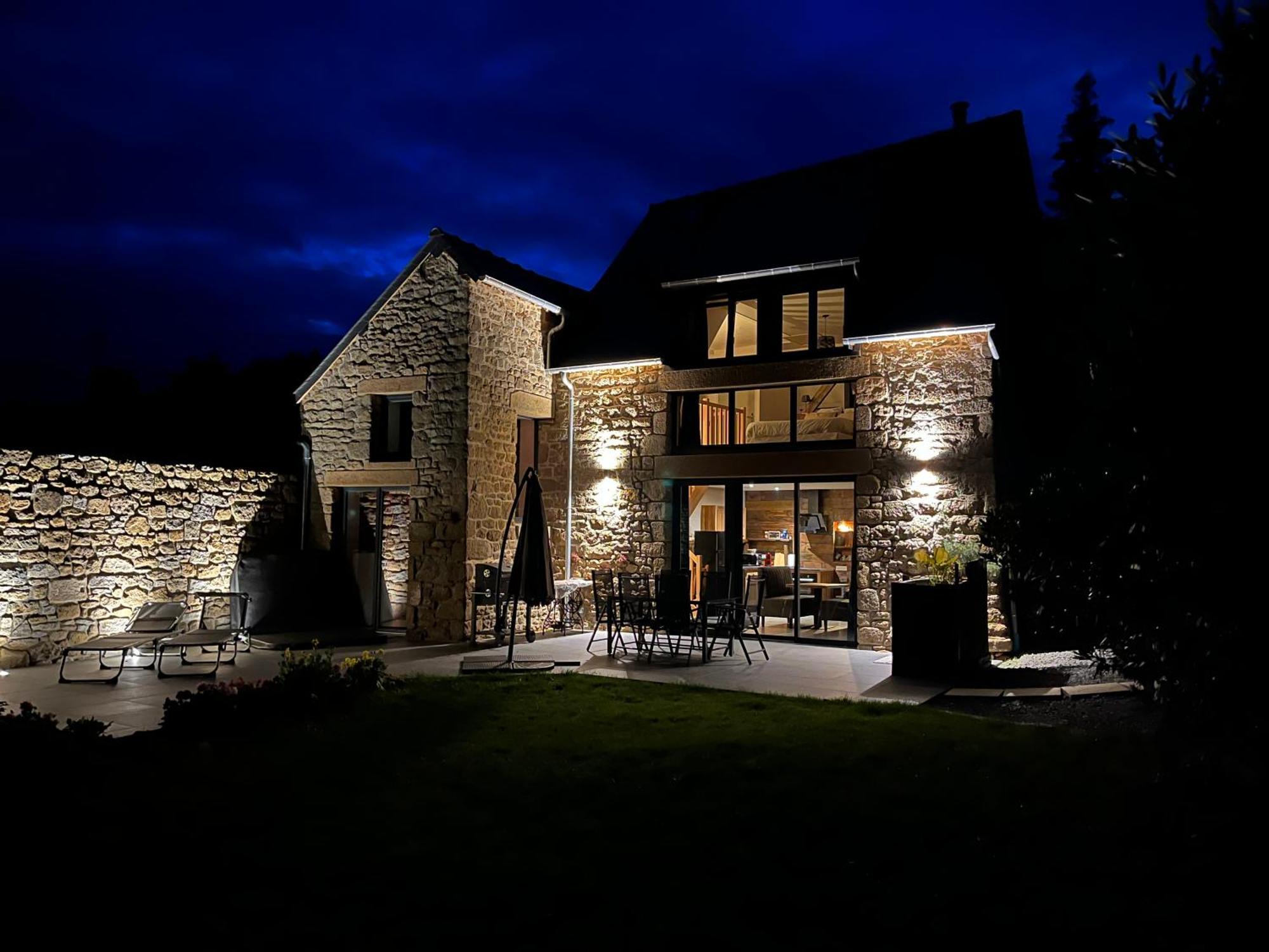 Maison D'Hote Avec Sauna Et Jacuzzi A La Campagne Les Portes du Coglais Eksteriør billede