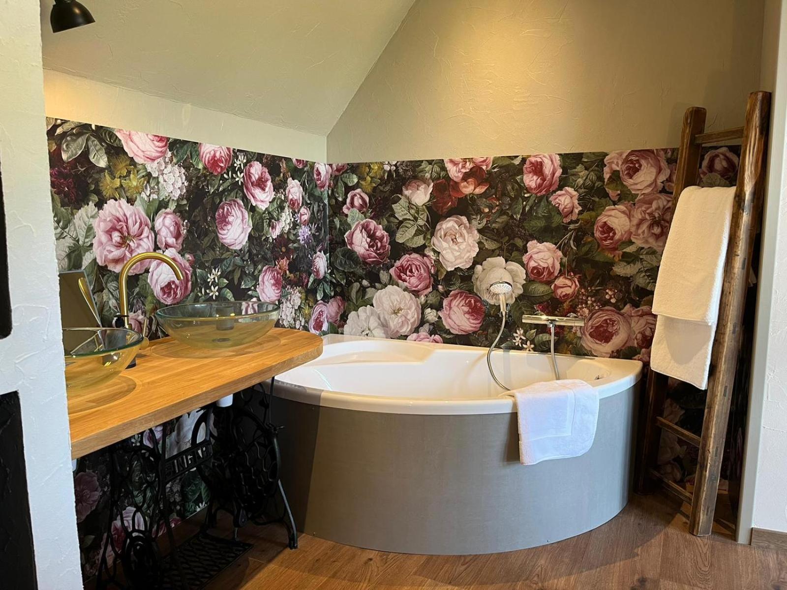Maison D'Hote Avec Sauna Et Jacuzzi A La Campagne Les Portes du Coglais Eksteriør billede