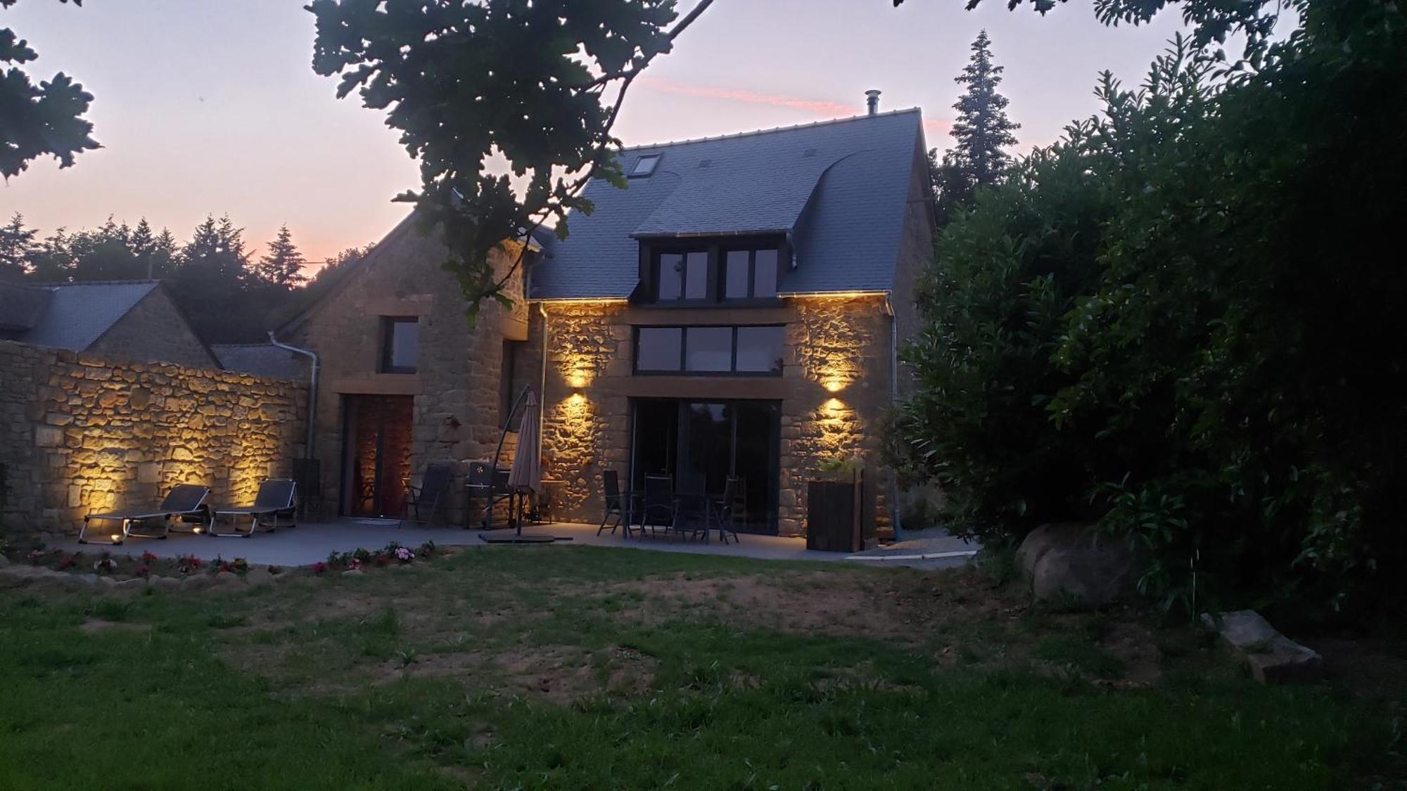 Maison D'Hote Avec Sauna Et Jacuzzi A La Campagne Les Portes du Coglais Eksteriør billede